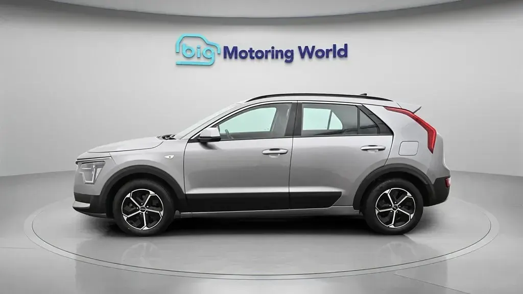 Używany Kia Niro 139 KM (102 kW) 2023 Szary SUV
