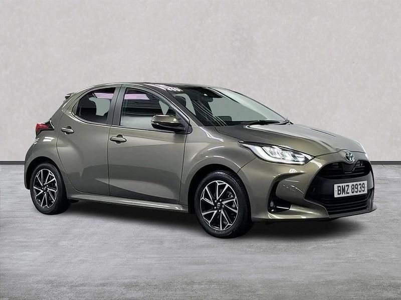 Used Toyota Yaris Hybrid Design 116 HP (85 kW) 2023 Bronze Hatchback