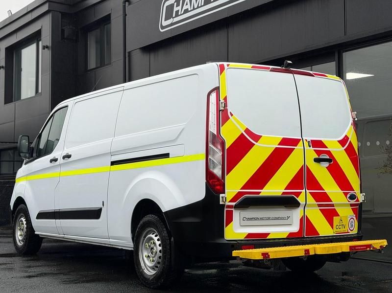 Used Ford Transit Custom 105 HP (77 kW) 2020 White Van