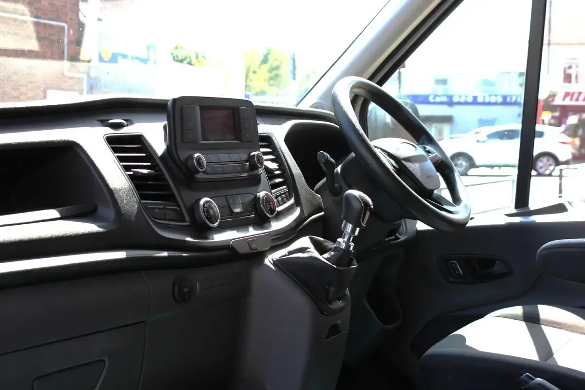 Used Ford Transit 130 HP (95 kW) 2024 White Van