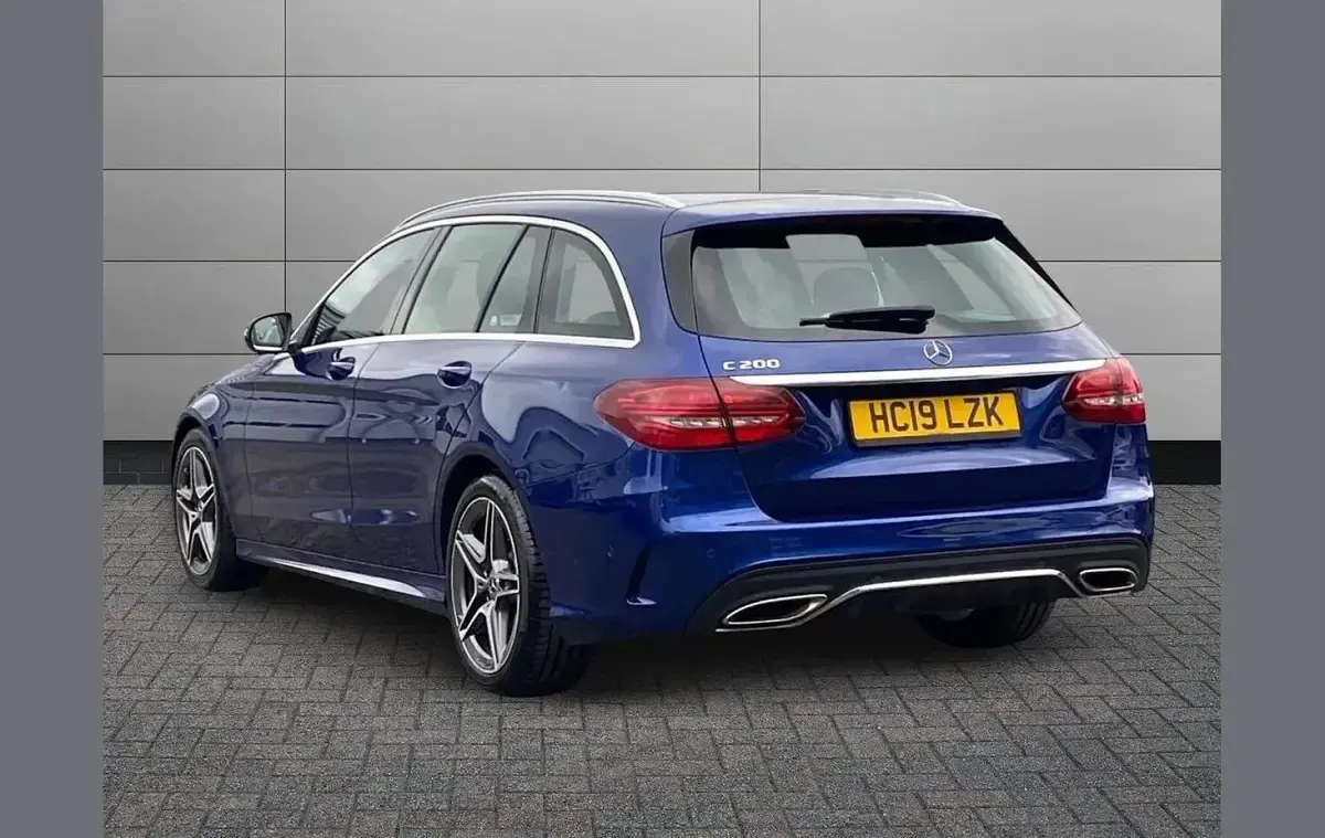 Usado Mercedes C200 AMG line 184 HP (135 kW) 2019 Azul Carrinha