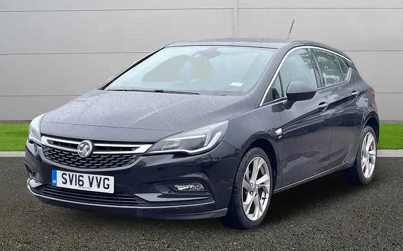 Used Vauxhall Astra SRi 105 HP (77 kW) 2016 Black Hatchback