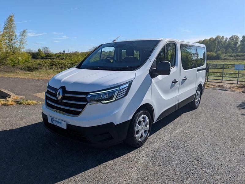 Gebraucht Renault Trafic Business 145 PS (106 kW) 2023 Weiß Van / Kleinbus