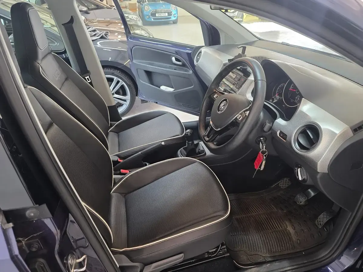 Used VW up! S 90 HP (66 kW) 2017 Blue Hatchback