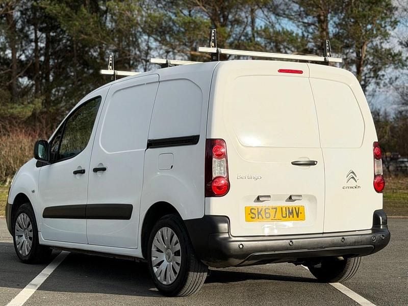 Used Citroën Berlingo 75 HP (55 kW) 2017 White MPV