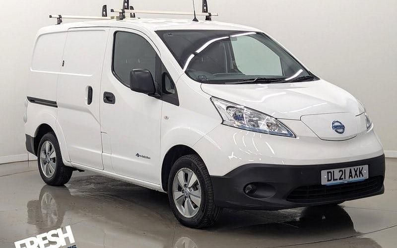 Used 2018 Nissan e-NV200 Tekna Van | £8,990 (Fair price) - Image 1/4