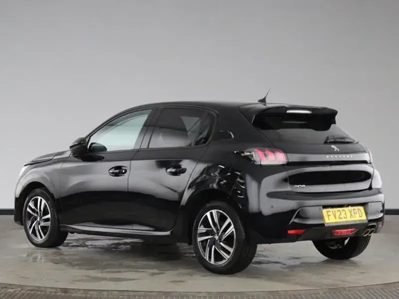 Used Peugeot 208 Allure+ 100 HP (73 kW) 2023 Nera black Hatchback