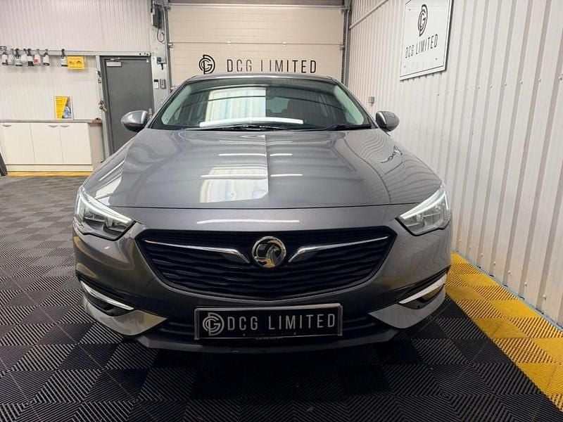 Second-hand Vauxhall Insignia Sport 136 CP (100 kW) 2017 Gri Hatchback