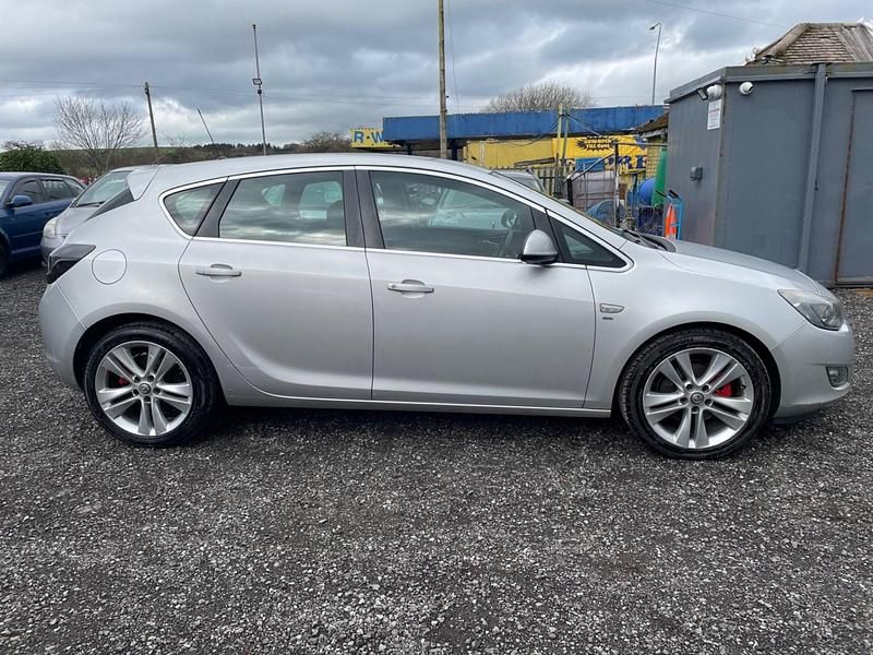 Used Vauxhall Astra SRi 165 HP (121 kW) 2011 Silver Hatchback