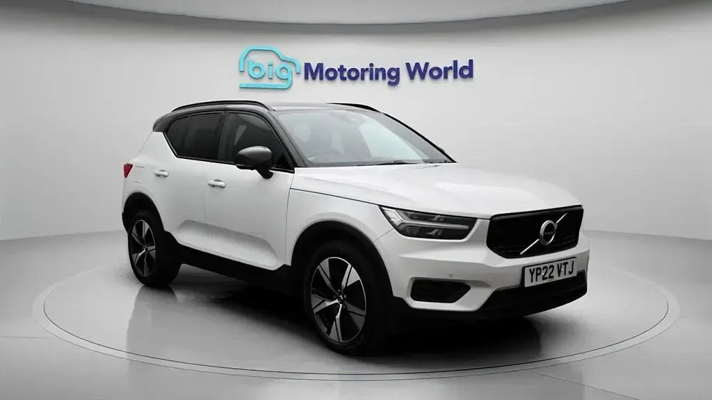 Begagnad Volvo XC40 R-Design 2022 Vit SUV