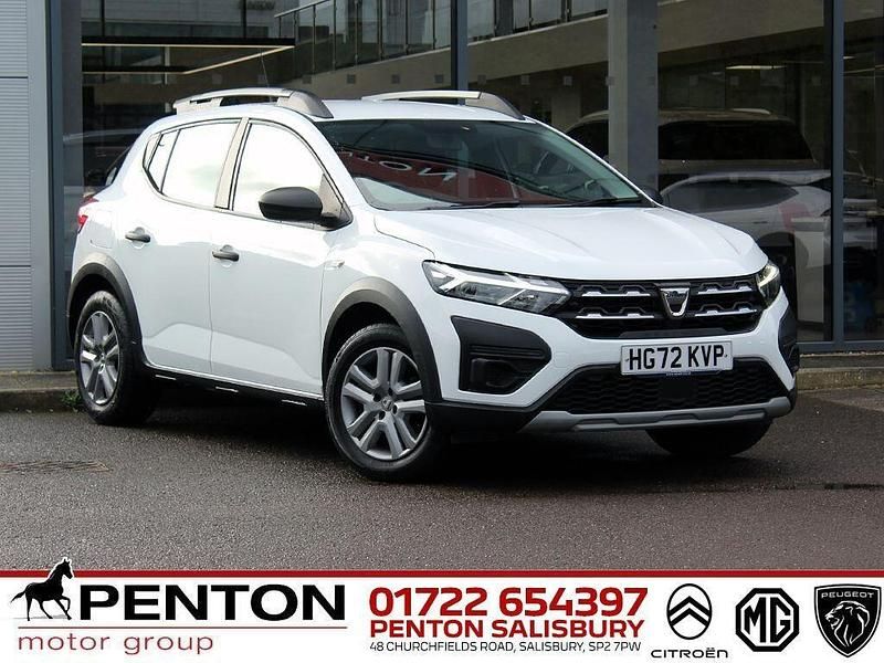 Used Dacia Sandero Essentiel 100 HP (73 kW) 2022 White Hatchback