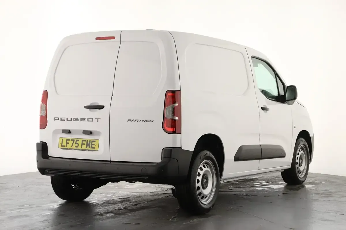 New Peugeot Partner 131 HP (96 kW) 2025 White MPV