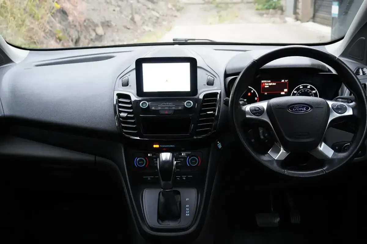 Used Ford Tourneo Connect Titanium 2019 Blue MPV