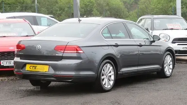 Used VW Passat Business 120 HP (88 kW) 2015 Grey Sedan