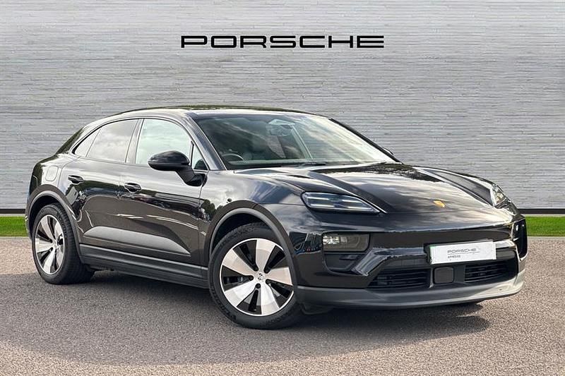 Jet black Used 2025 Porsche Macan SUV | £67,990 - Image 1/3