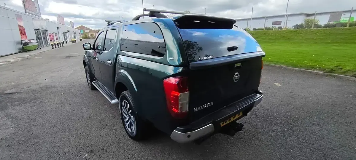 Używany Nissan Navara Tekna 190 KM (139 kW) 2018 Zielony Pickup