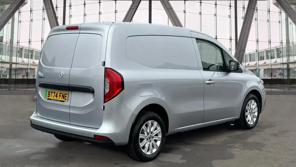Usado Mercedes eCitan Premium 89 kW (122 HP) 2025 Prateado Van
