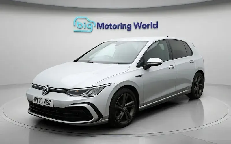 Second-hand VW Golf VIII R-line 150 CP (110 kW) 2024 Hatchback