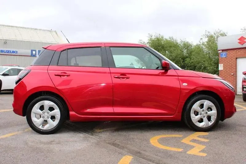 Used Suzuki Swift 82 HP (60 kW) 2025 Red Hatchback