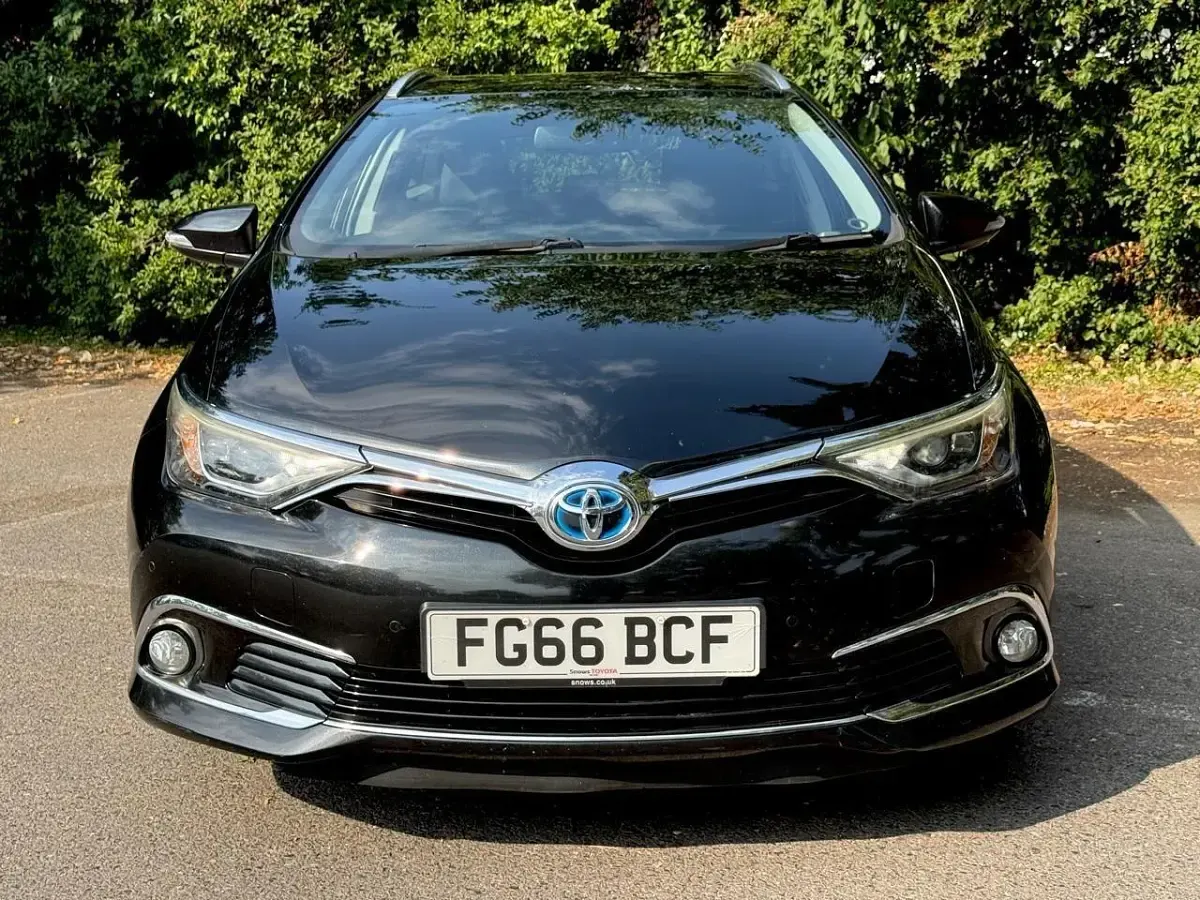 Used Toyota Auris Hybrid 2016 Black Estate
