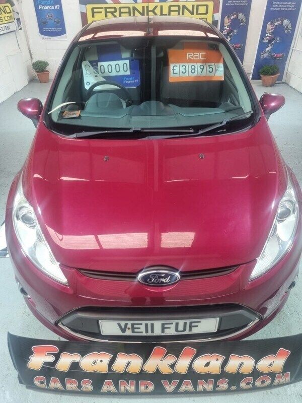Red Used 2011 Ford Fiesta Zetec Hatchback | £2,495 (Fair price) - Image 1/4