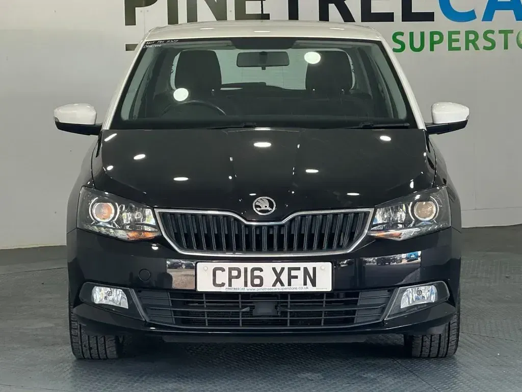 Used Skoda Fabia Colour Edition 90 HP (66 kW) 2016 Black Hatchback