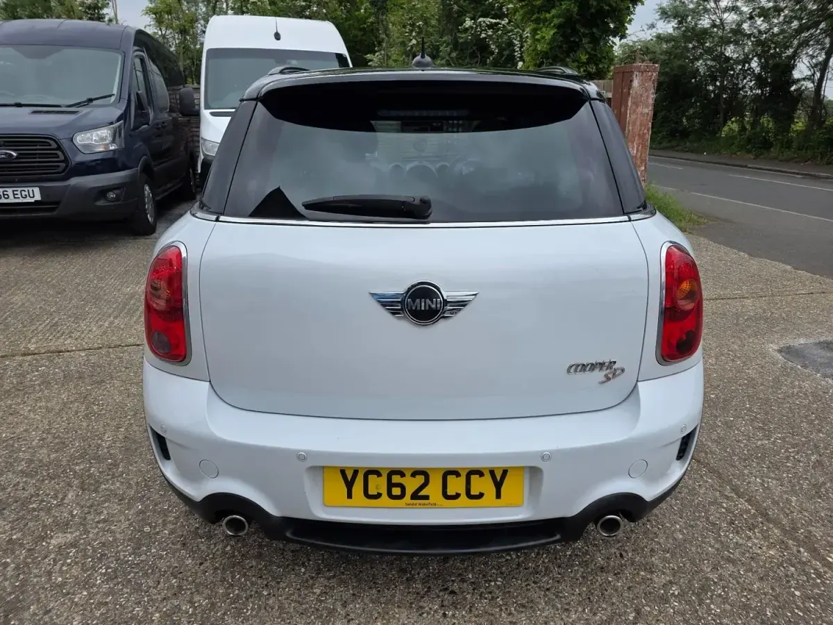 Begagnad Mini Cooper S 2012 Vit Halvkombi