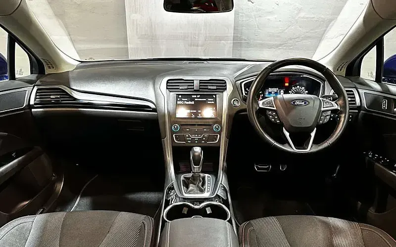 Käytetty Ford Mondeo ST-Line 179 HP (131 kW) 2018 Viistoperä