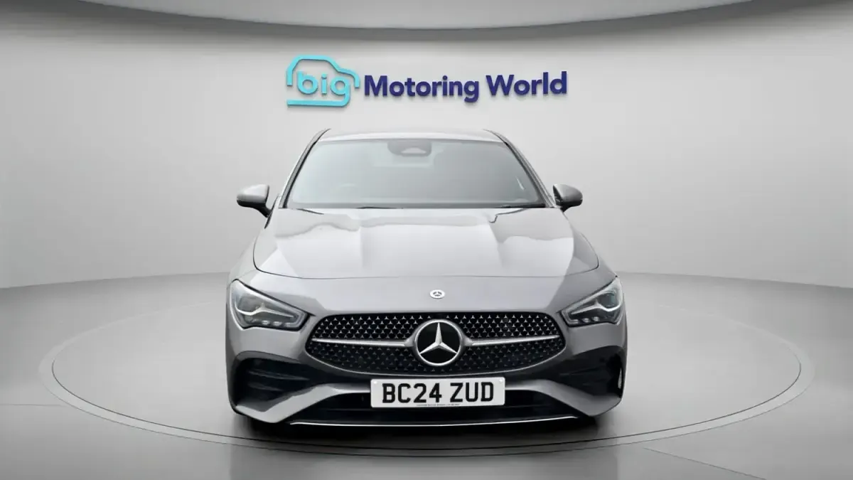 Usado Mercedes CLA200 Executive 163 HP (119 kW) 2024 Cinzento Coupé