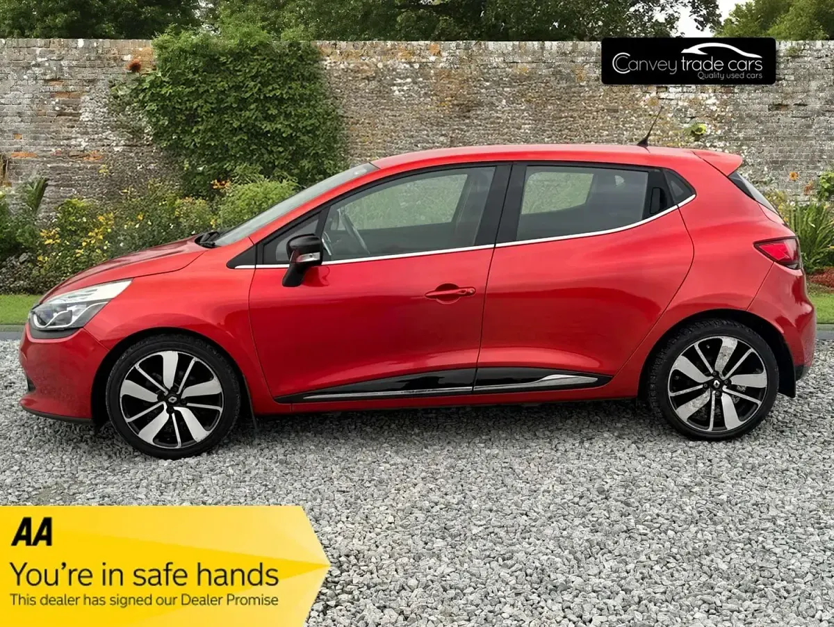 Used Renault Clio IV Dynamique 90 HP (66 kW) 2015 Red Hatchback