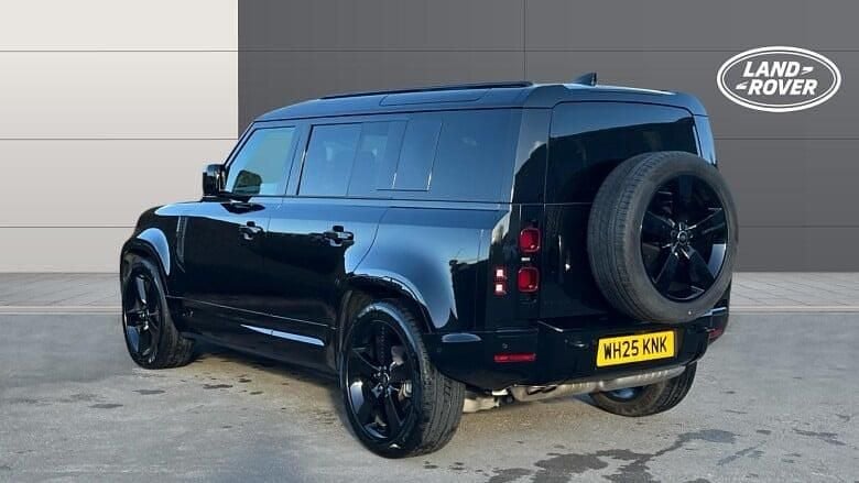 Used Land Rover Defender HSE Dynamic 249 HP (183 kW) 2025 Estate