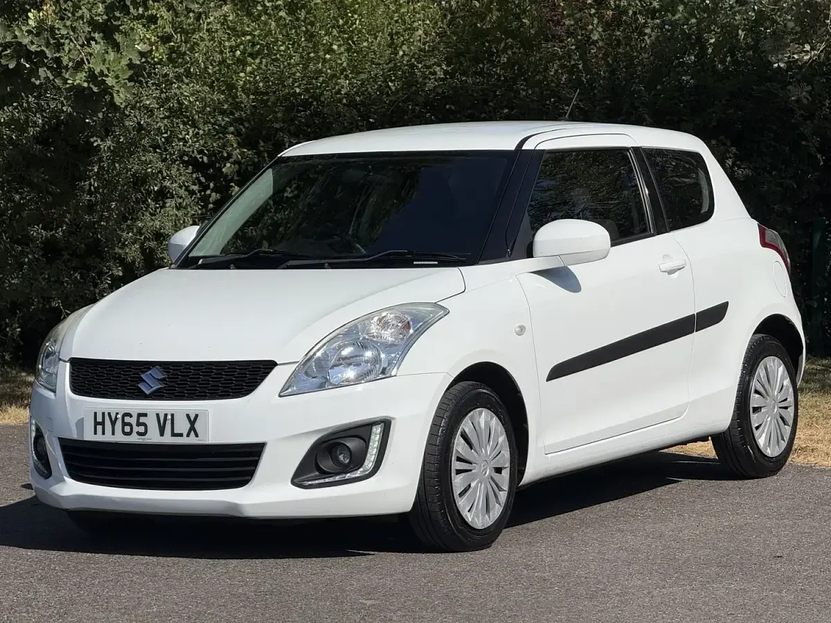 Used Suzuki Swift 2015 White Hatchback