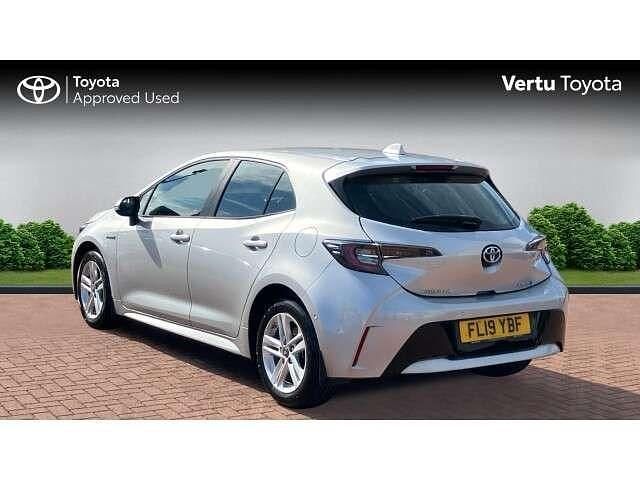 Used Toyota Corolla 122 HP (89 kW) 2019 Silver Hatchback