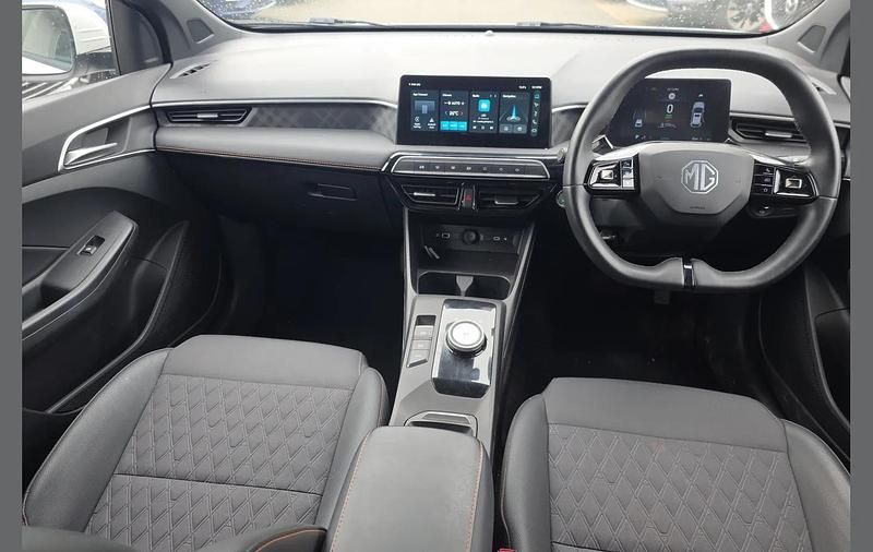 Used MG MG3 Trophy 194 HP (142 kW) 2024 White Hatchback