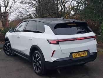 Used Vauxhall Grandland X Ultimate 136 HP (100 kW) 2025 White SUV