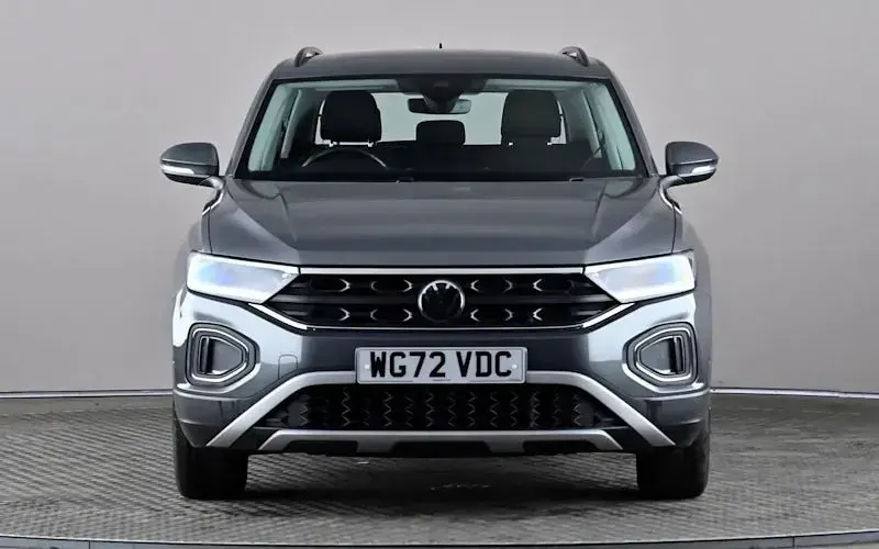 Usado VW T-Roc Life 110 HP (80 kW) 2023 Cinzento SUV