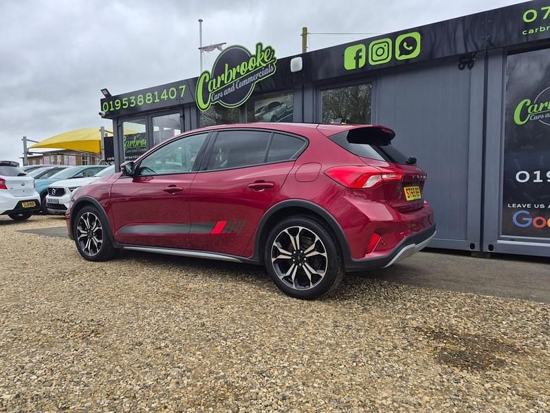 Used Ford Focus Active X 120 HP (88 kW) 2020 Red Hatchback