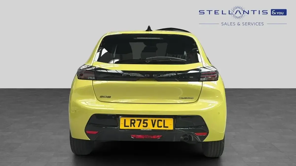 Used Peugeot 208 Allure 108 HP (79 kW) 2025 Yellow Hatchback