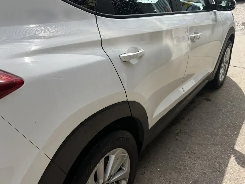 Used Hyundai Tucson SE 114 HP (83 kW) 2016 White SUV