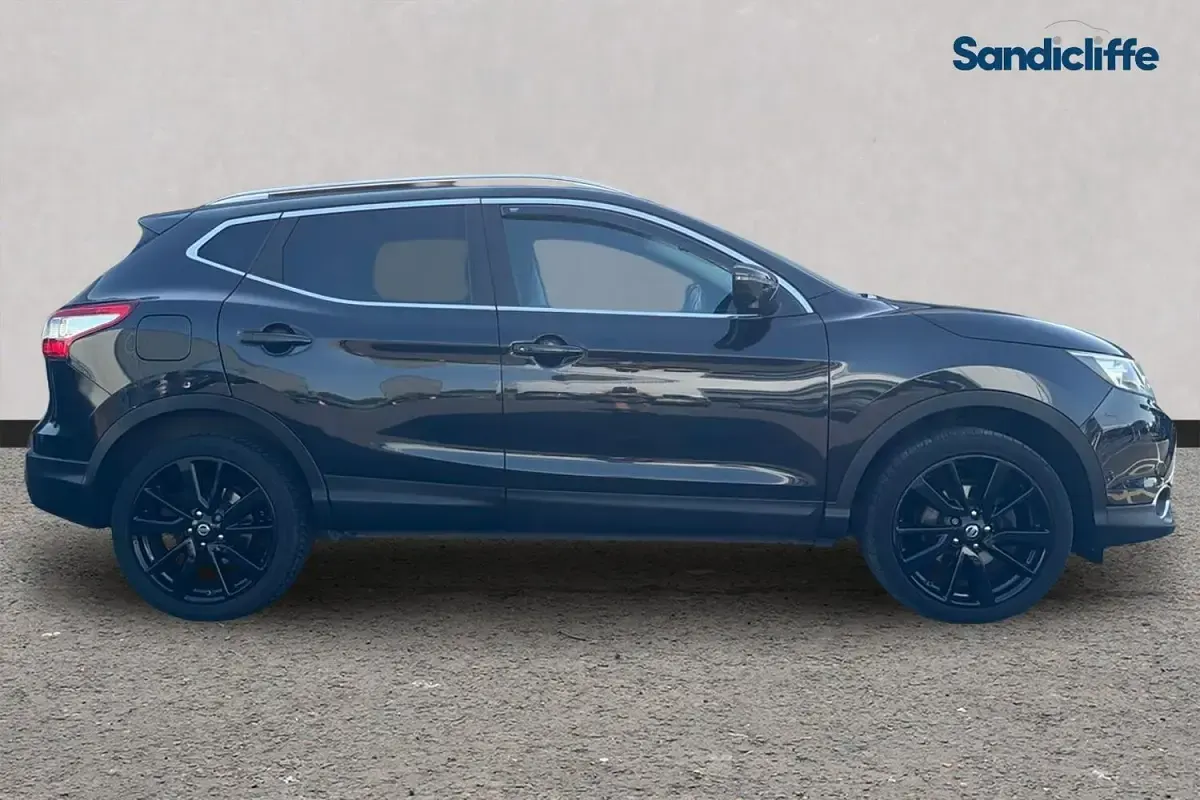 Used Nissan Qashqai Tekna 131 HP (96 kW) 2016 Black SUV