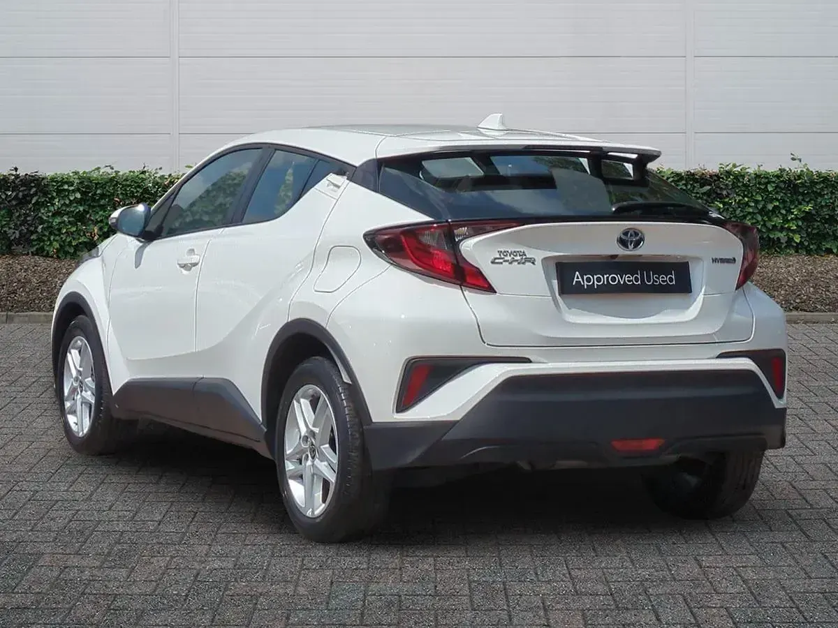 Used Toyota C-HR 2023 White SUV