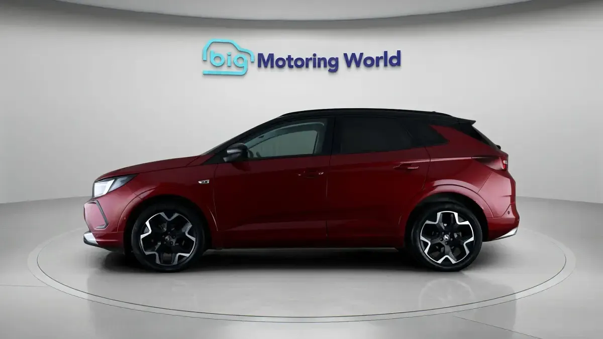 Used Vauxhall Grandland X Ultimate 131 HP (96 kW) 2023 Red SUV