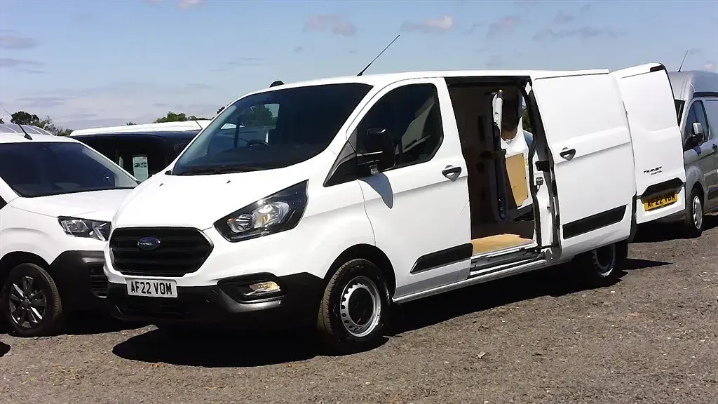 Used Ford Transit Custom 130 HP (95 kW) 2021 White Van
