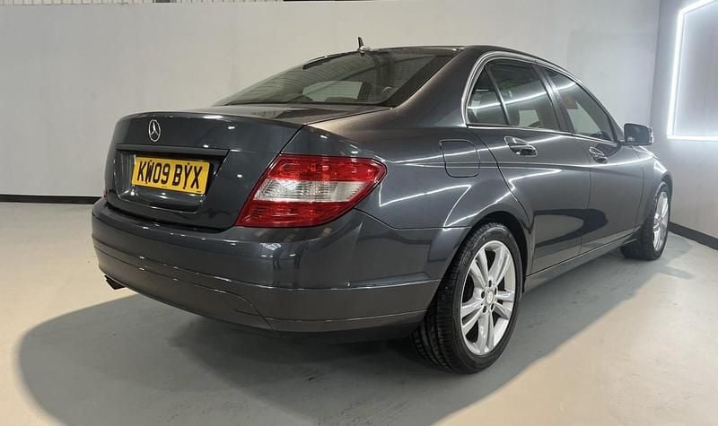 Used Mercedes C180 156 HP (114 kW) 2009 Grey Sedan
