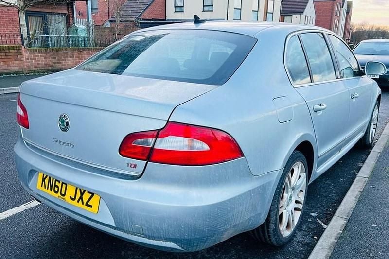 Used Skoda Superb Elegance 170 HP (125 kW) 2011 Silver Hatchback