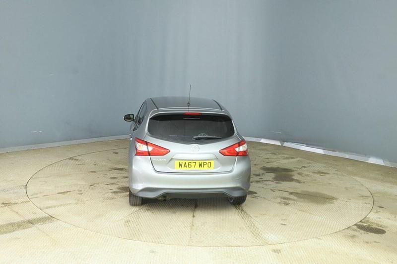 Used Nissan Pulsar N-Connecta 115 HP (84 kW) 2017 Grey Hatchback