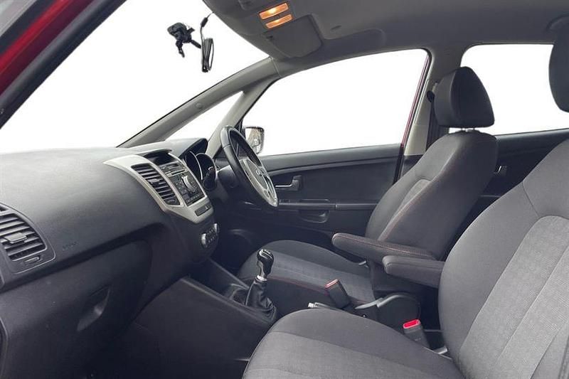 Used Kia Venga 89 HP (65 kW) 2016 Red Hatchback