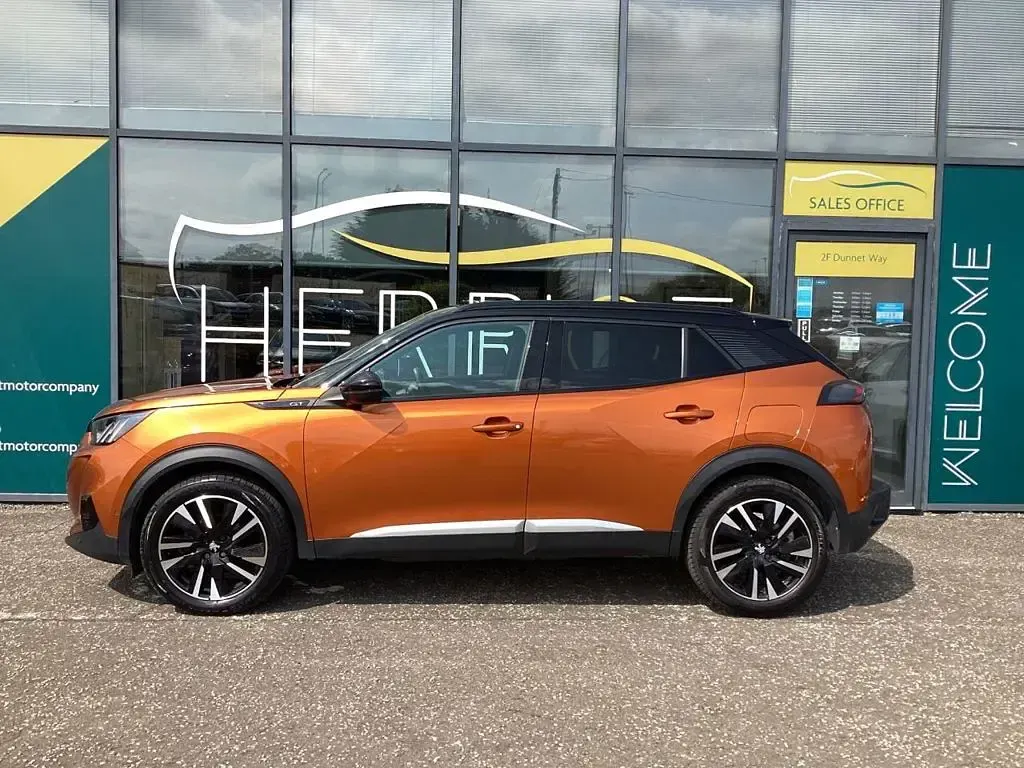 Used Peugeot 2008 Premium 130 HP (95 kW) 2021 Orange SUV