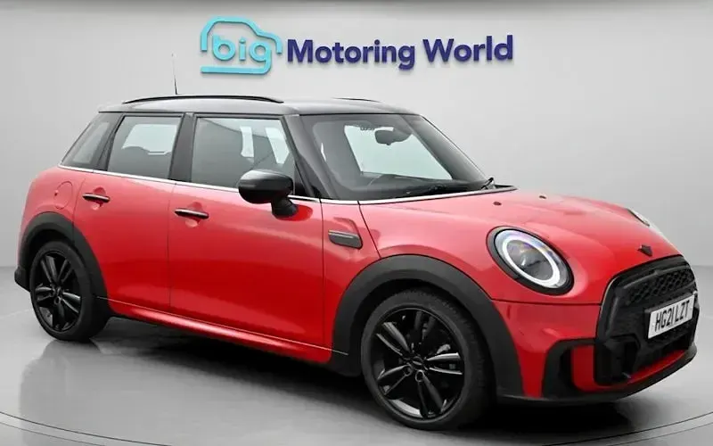 Used Mini Cooper Hatch 136 HP (100 kW) 2021 Hatchback
