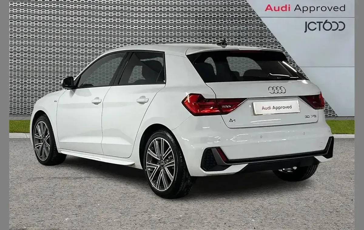 Used Audi A1 S-Line 108 HP (79 kW) 2023 White SUV